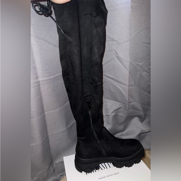 Never worn DREAM PAIRS Women's Over The Knee Platform Thigh High Boots - Picture 3 of 6